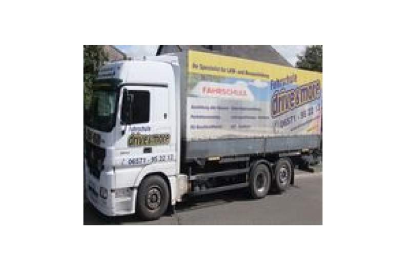 Galeriebild fahrschule-drive-more-lkw1.jpg